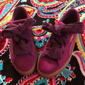 Size 3.5 youth Puma sneakers never worn
